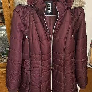 Details  quilted Burgundy Hooded Winter Coat